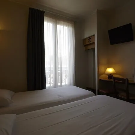 Campanile Prime - 15 Tour Eiffel 3*