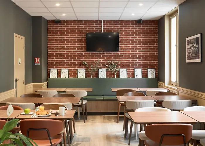 Campanile Prime - 15 Tour Eiffel Hotel