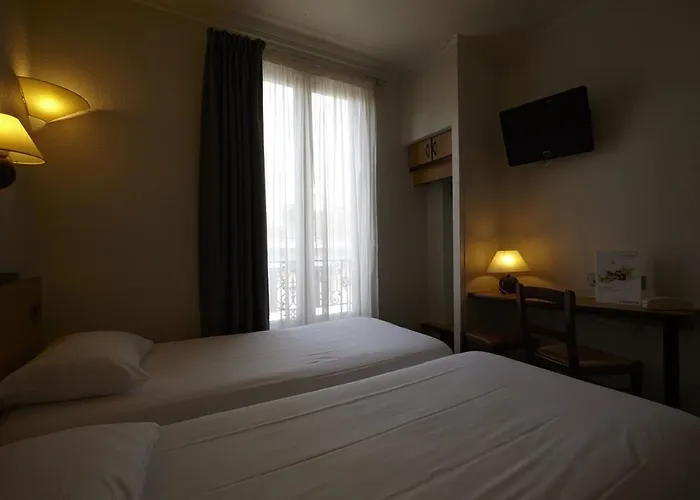 Campanile Prime - 15 Tour Eiffel 3*
