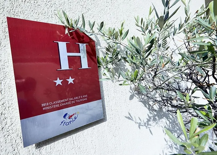 Hotel Campanile Prime - 15 Tour Eiffel 3*