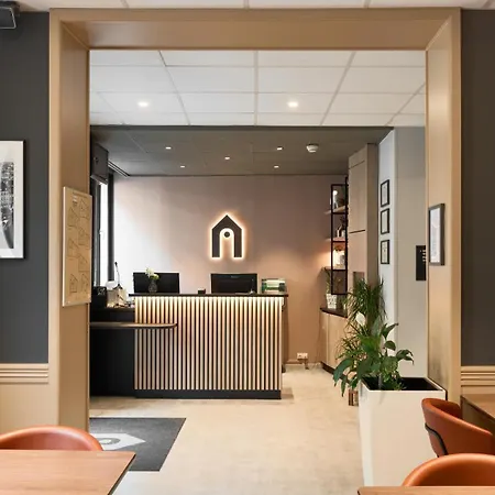 Campanile Prime - 15 Tour Eiffel Hotel 2*
