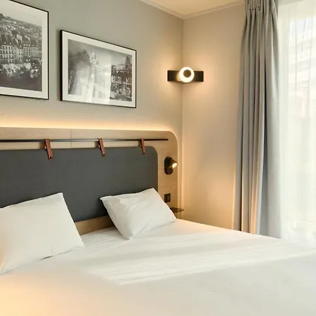 Campanile Prime - 15 Tour Eiffel 3*