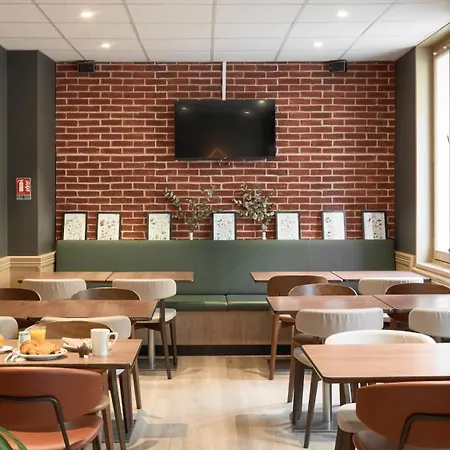 Campanile Prime - 15 Tour Eiffel Hotel