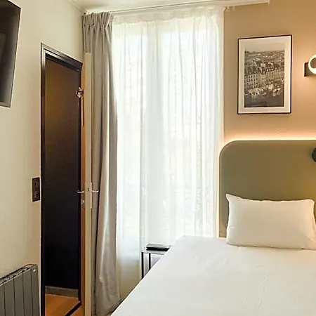 Hotel Campanile Prime - 15 Tour Eiffel 3*