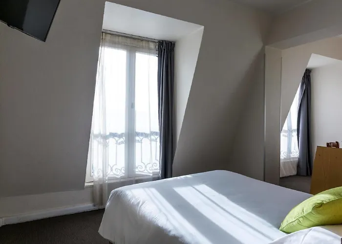 Campanile Prime - 15 Tour Eiffel 3* Париж