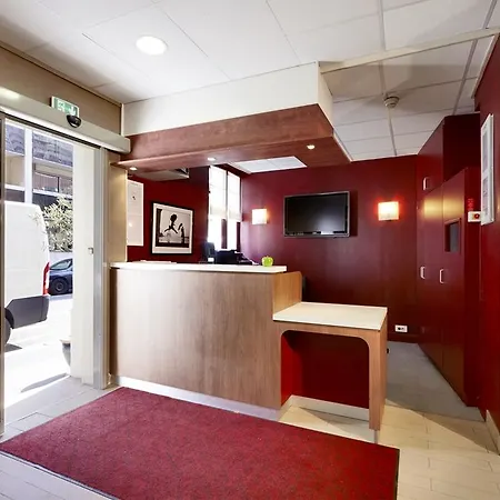 Campanile 15 - Tour Eiffel Hotel 2*