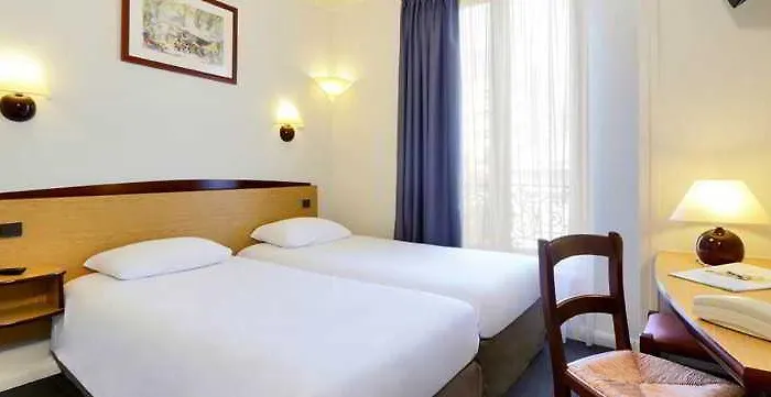 Campanile Prime - 15 Tour Eiffel Otel 3*
