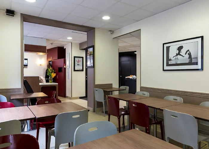 Campanile Prime - 15 Tour Eiffel Otel 3*
